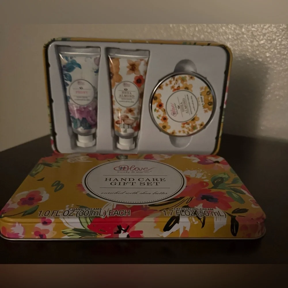 Love Body & Earth Hand Care Gift Set Shea Almond Peony Spa Trio